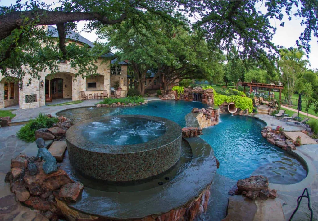 swimming pool